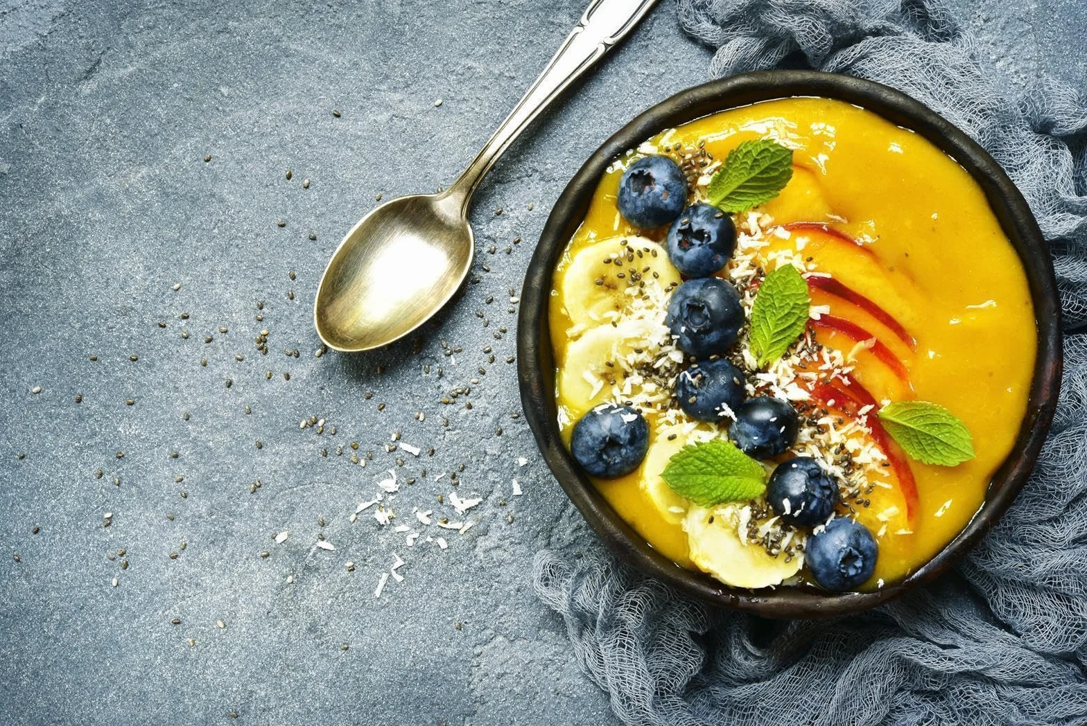 Amutha Alphonso - Puré de mango indio (850 g, fruta 100% auténtica, sin aditivos, sabor natural), perfecto para cócteles, como mangosauce, crema de mango y helado