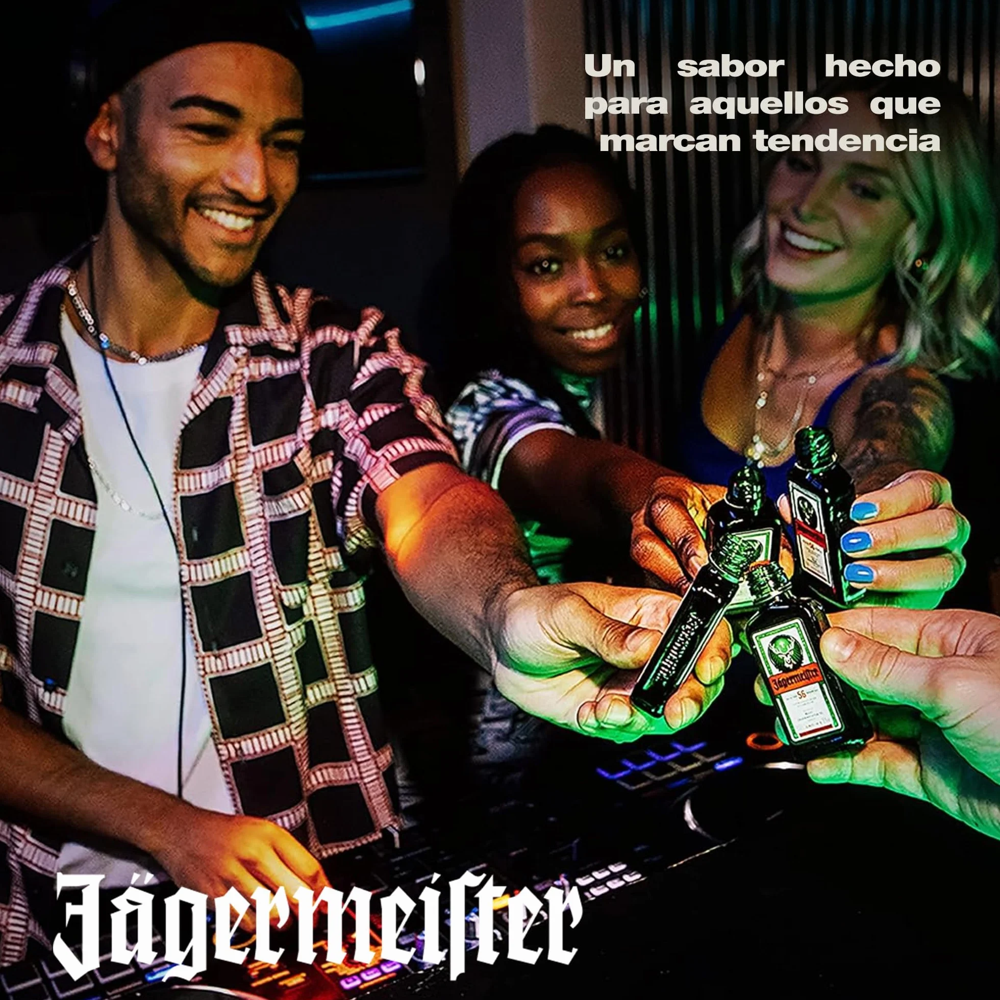 JÄGERMEISTER - Licor de Hierbas Pack 24 x 20 ml, con 56 Ingredientes Naturales